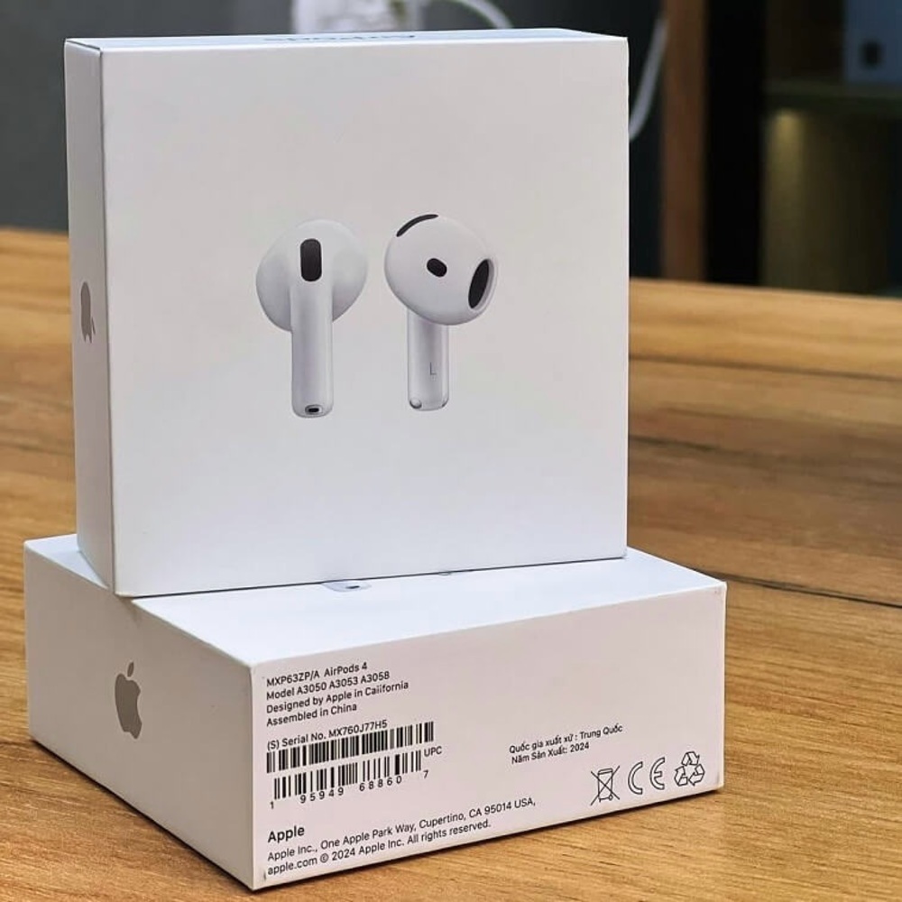 Apple AirPods (4th Gen) – Left Earbud Only with Charging Case